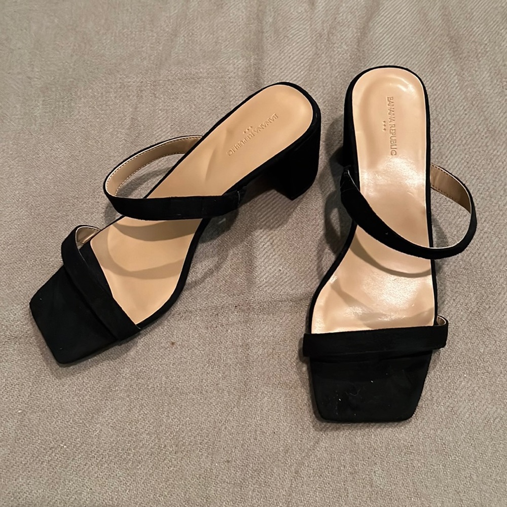 Banana Republic Factory Outlet heels